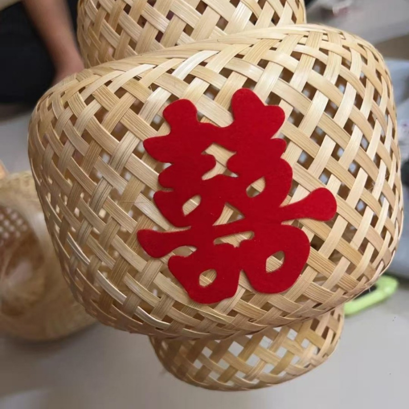 Kínai stílusú bambusz lámpás esküvői fotózáshoz – a Dupla Boldogság szimbólummal