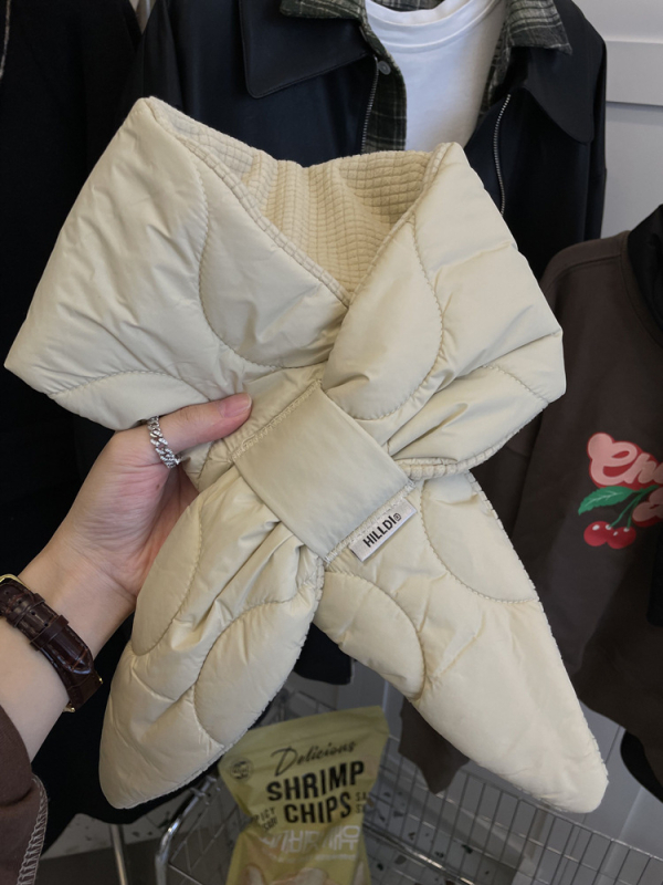 Дамски шал от warp-knit полиестер с имитационна яка за зимата, 2023 г.