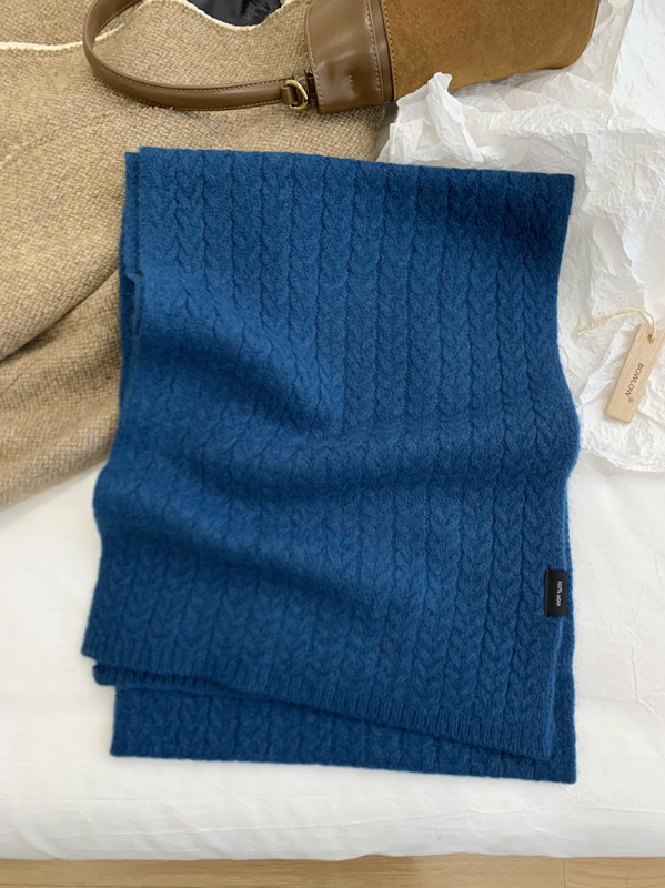 Вълнен шал с твил тъкане, запазва топлината през зимата, съдържание на вълна 61-70%