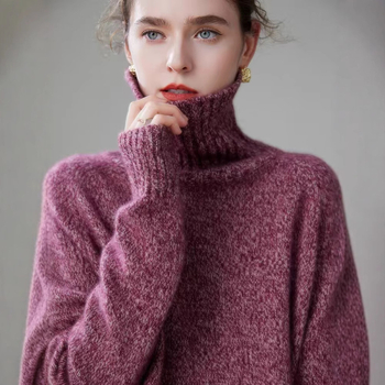 Кашмирен пуловер с 3D ефект, качулка и висока яка, свободна кройка, дълги ръкави, супер дебел