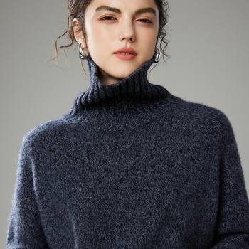 Кашмирен пуловер с 3D ефект, качулка и висока яка, свободна кройка, дълги ръкави, супер дебел