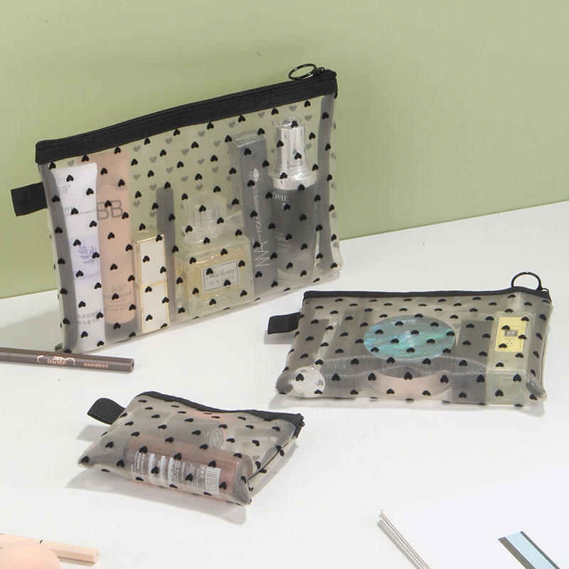 Мрежеста портативна чанта за съхранение за грим и пътуване, с джоб за слушалки и монети, стил ръчна чанта, с бродирана сърцевидна емблема