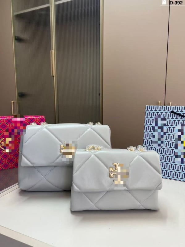 Kira Box Bag - Δερμάτινη, Quilted, Οριζόντια Τετράγωνο σχήμα, Άνοιγμα με καπάκι, Εσωτερικές τσέπες: φερμουάρ, τηλέφωνο, έγγραφα