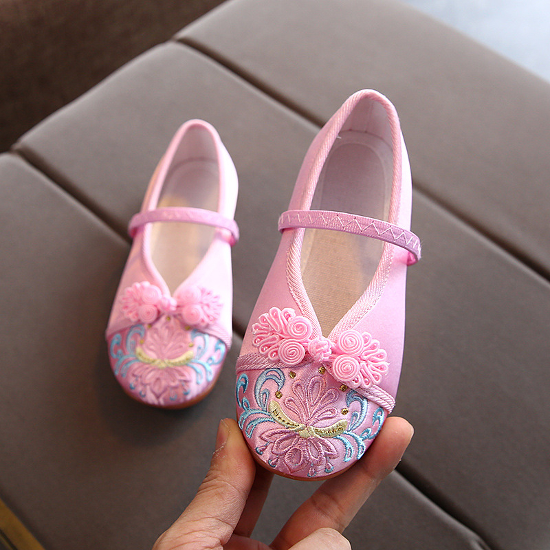 Pantofi Hanfu brodați pentru copii, pentru fete, model desen animat, partea superioară din mătase, talpă din tendon de vită, bandă elastică, vârste 1–16