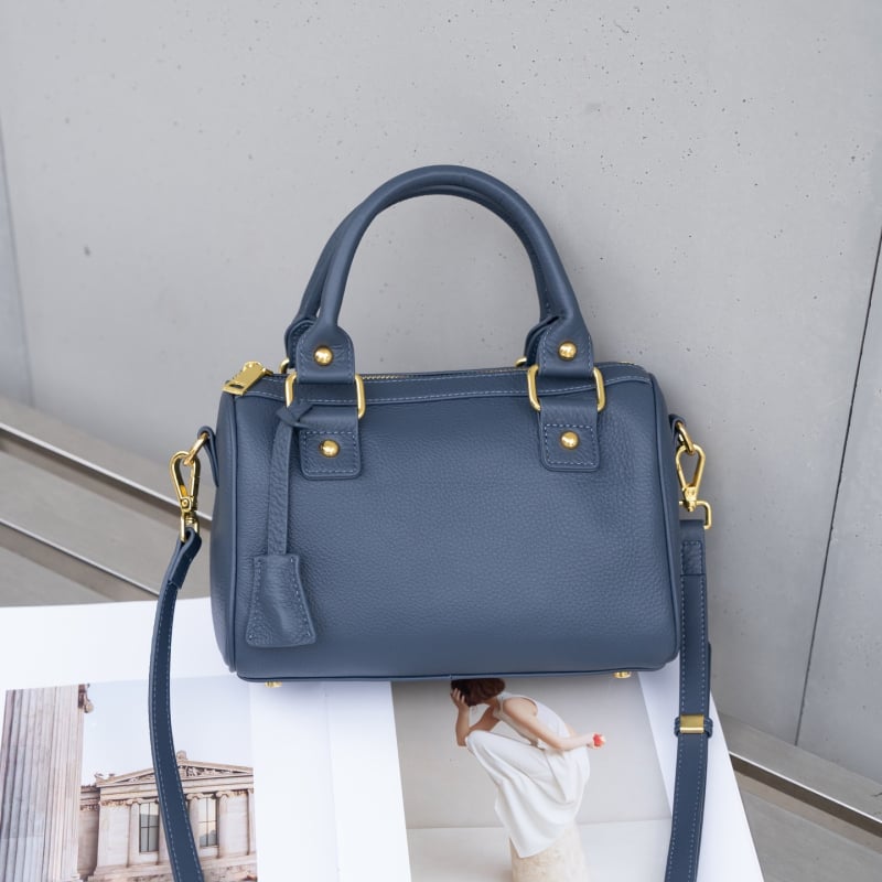 Dámska kabelka s tvarom vankúša, prvá vrstva hovädzej kože, zips, vnútorné vrecká: zipsové vrecko, vrecko na mobilný telefón, vrecko na občiansky preukaz