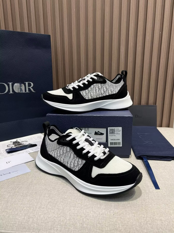 Ανδρικά παπούτσια πλατφόρμα με επάνω μέρος από γνήσιο δέρμα και δίχτυ, επένδυση από γούνα προβάτου, στρογγυλή μύτη, παχιά πλατφόρμα 3–5 cm, κορδόνια.