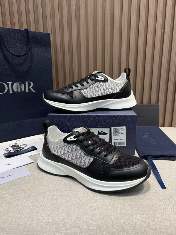 Ανδρικά παπούτσια πλατφόρμα με επάνω μέρος από γνήσιο δέρμα και δίχτυ, επένδυση από γούνα προβάτου, στρογγυλή μύτη, παχιά πλατφόρμα 3–5 cm, κορδόνια.