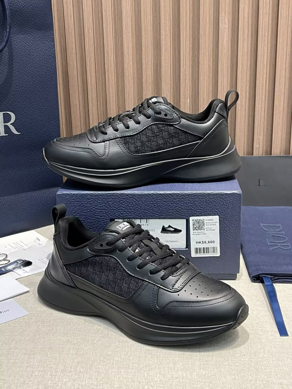 Ανδρικά παπούτσια πλατφόρμα με επάνω μέρος από γνήσιο δέρμα και δίχτυ, επένδυση από γούνα προβάτου, στρογγυλή μύτη, παχιά πλατφόρμα 3–5 cm, κορδόνια.