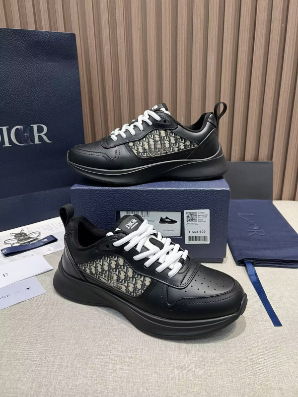 Ανδρικά παπούτσια πλατφόρμα με επάνω μέρος από γνήσιο δέρμα και δίχτυ, επένδυση από γούνα προβάτου, στρογγυλή μύτη, παχιά πλατφόρμα 3–5 cm, κορδόνια.