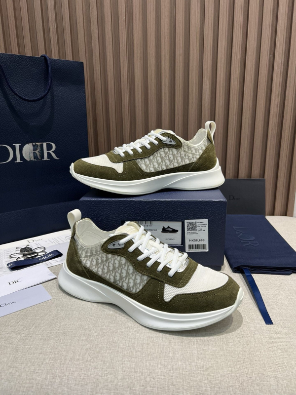 Ανδρικά παπούτσια πλατφόρμα με επάνω μέρος από γνήσιο δέρμα και δίχτυ, επένδυση από γούνα προβάτου, στρογγυλή μύτη, παχιά πλατφόρμα 3–5 cm, κορδόνια.