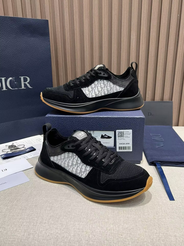 Ανδρικά παπούτσια πλατφόρμα με επάνω μέρος από γνήσιο δέρμα και δίχτυ, επένδυση από γούνα προβάτου, στρογγυλή μύτη, παχιά πλατφόρμα 3–5 cm, κορδόνια.