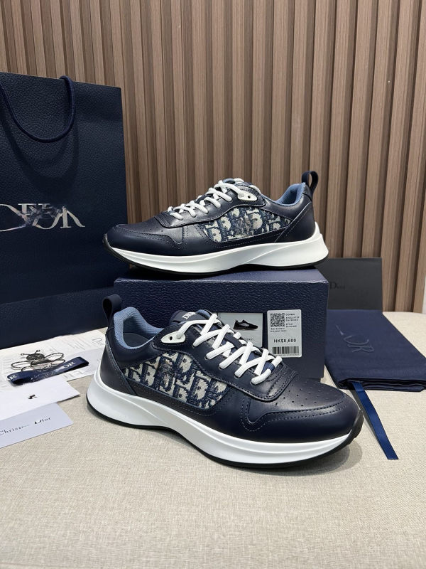 Ανδρικά παπούτσια πλατφόρμα με επάνω μέρος από γνήσιο δέρμα και δίχτυ, επένδυση από γούνα προβάτου, στρογγυλή μύτη, παχιά πλατφόρμα 3–5 cm, κορδόνια.