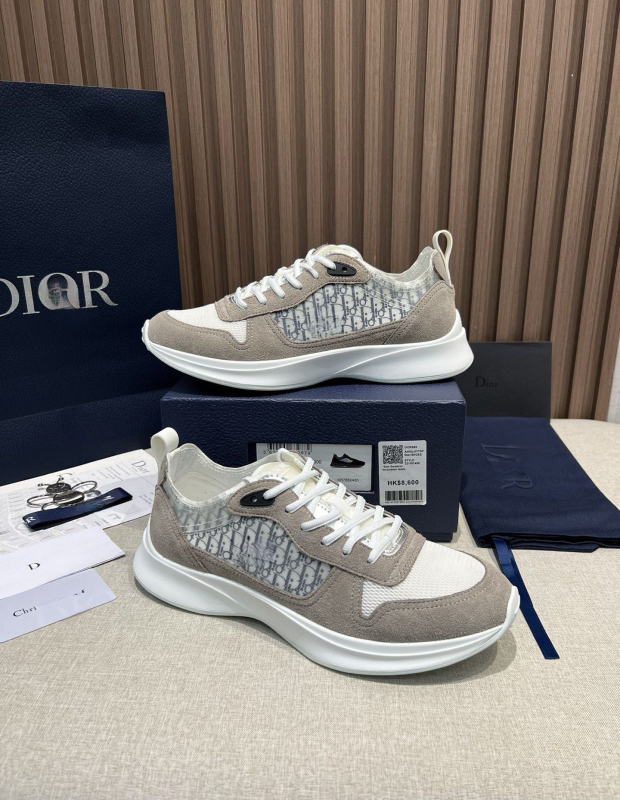 Ανδρικά παπούτσια πλατφόρμα με επάνω μέρος από γνήσιο δέρμα και δίχτυ, επένδυση από γούνα προβάτου, στρογγυλή μύτη, παχιά πλατφόρμα 3–5 cm, κορδόνια.