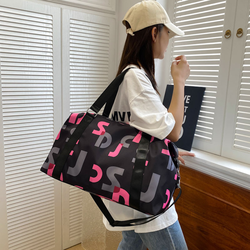 Fitness torba za sport s odjeljkom mokro/suho, kapacitet 36–55 L, Oxford tkanina, vodootporna, lagana.