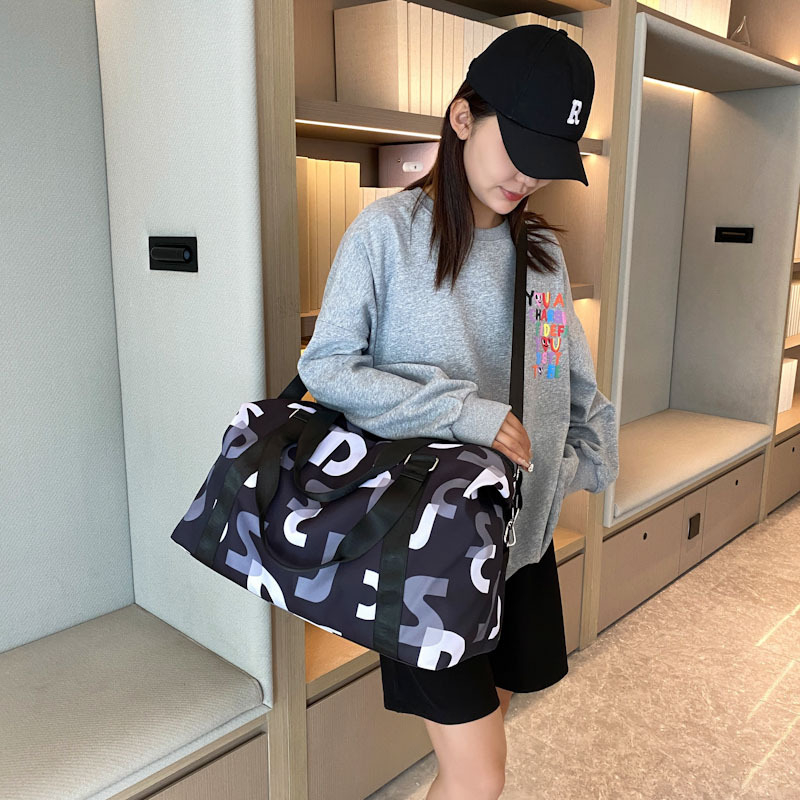 Fitness torba za sport s odjeljkom mokro/suho, kapacitet 36–55 L, Oxford tkanina, vodootporna, lagana.