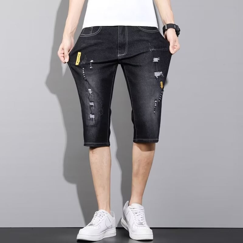 Șort din denim, talie medie, croială dreaptă, buzunare multiple, finisaj spălat