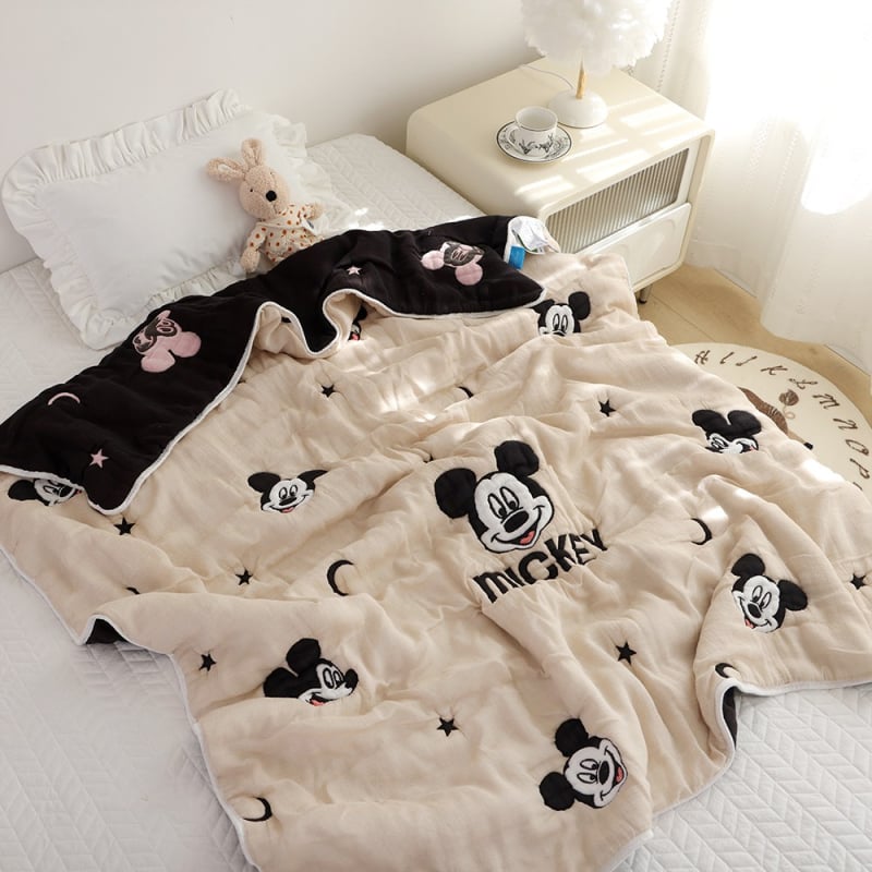 Baba takaró – tízrétegű gyapot géz, 50% pamut, 50% poliészter, egész évben alkalmas, egyszerű és modern stílus