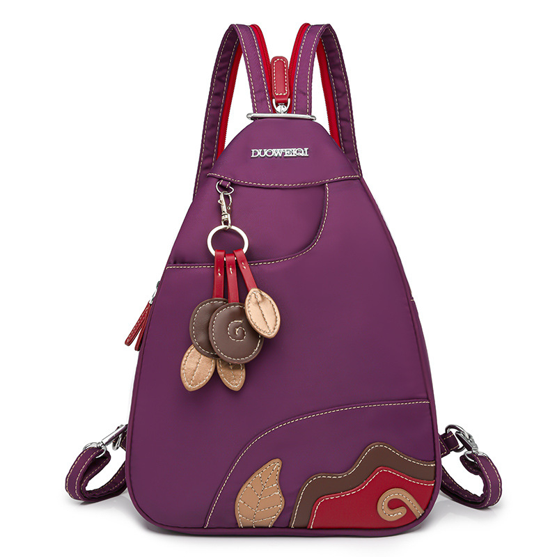 Σακίδιο πλάτης — ελαφρύ και μετατρέψιμο σε δύο τρόπους φορέματος (ως ράντζα ή crossbody), ύφασμα Oxford, κλείσιμο με φερμουάρ, εσωτερική τσέπη με patch, διαμερίσματα, για καθημερινή χρήση