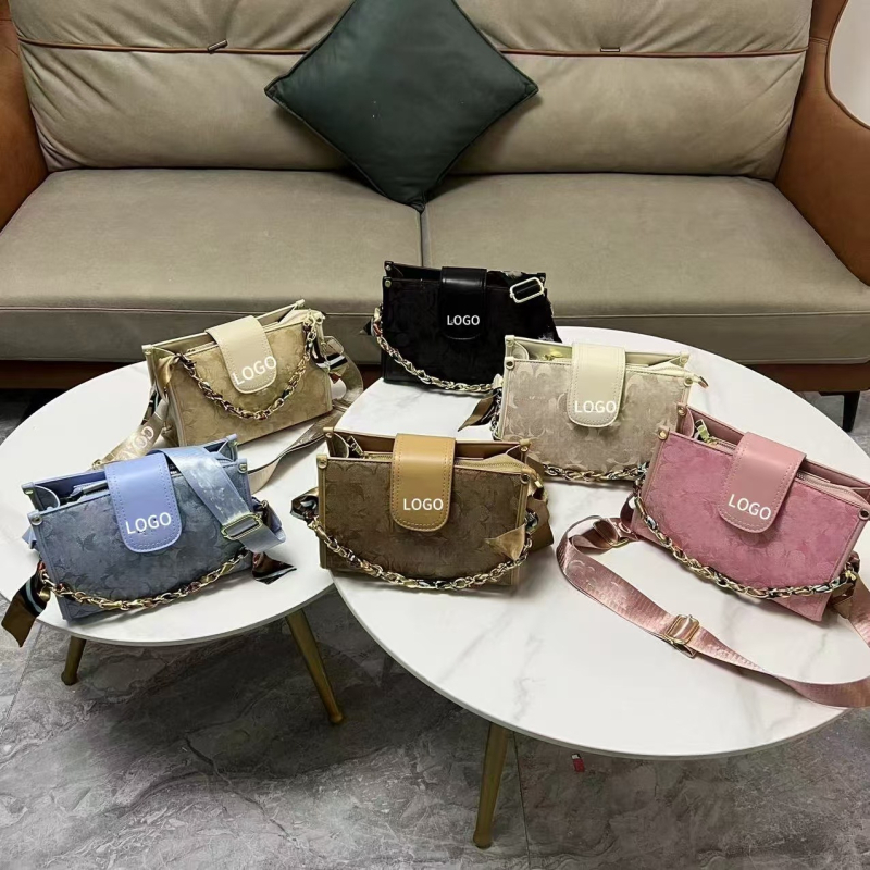 Geantă tote din PU cu formă vertical pătrată, închidere cu fermoar, buzunare interne pentru telefon și ID