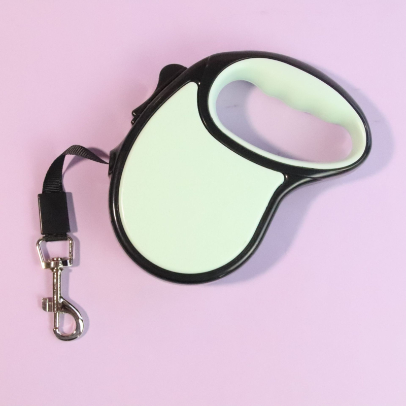 Kihúzható kutyalánc – PP anyag, állítható, egy érintéses fék