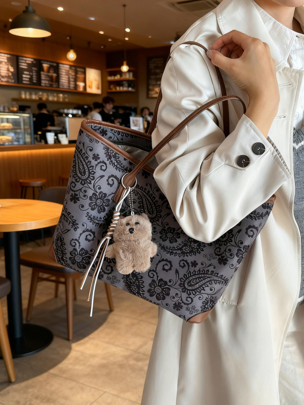 Geantă Tote în stil etnic din nubuc, închidere cu fermoar, căptușeală din poliester, buzunar interior cu fermoar, curele de umăr duble