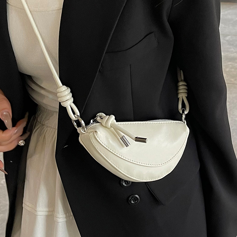 PU crossbody torbica u obliku knedle, zatvarač, poliester podstava, proljetno izdanje 2025, ulični stil