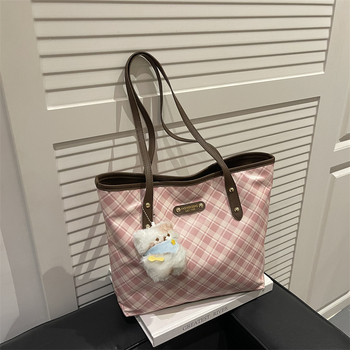 Női tote táska, nagy kapacitás, városi minimalist stílus, cipzáras nyitás, poliészter bélés, vízszintes négyszögletes forma