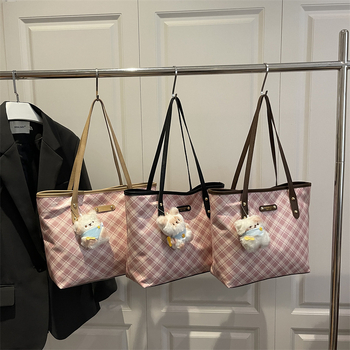 Női tote táska, nagy kapacitás, városi minimalist stílus, cipzáras nyitás, poliészter bélés, vízszintes négyszögletes forma