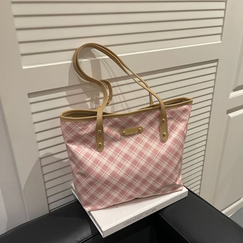 Női tote táska, nagy kapacitás, városi minimalist stílus, cipzáras nyitás, poliészter bélés, vízszintes négyszögletes forma