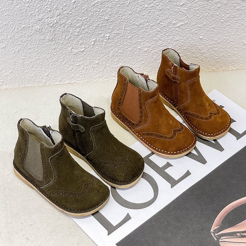 Členková topánka z teľacej kože s bočným zipsom, gumovou podrážkou a vnútornou stielkou z prírodnej kože