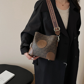 PU anyagú bucket táska, városi egyszerű stílus, cipzáras záródás, belső telefonzseb