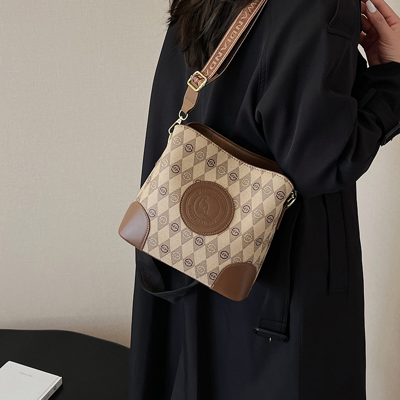 PU anyagú bucket táska, városi egyszerű stílus, cipzáras záródás, belső telefonzseb