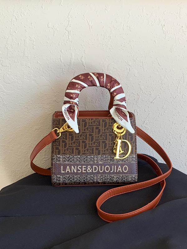 Női vászontáska Princess Diana stílusban, vízszintes négyszögletes forma, cipzár, belső zseb a telefon számára.