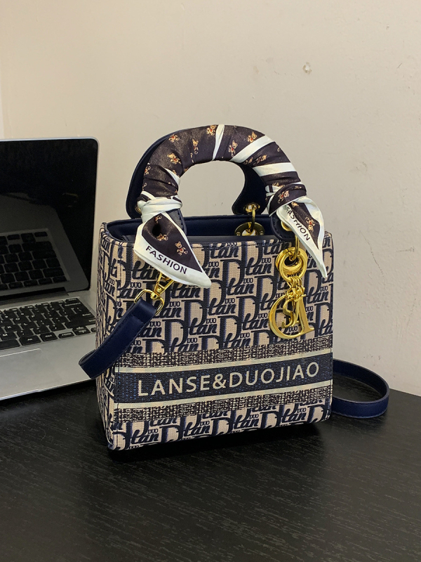 Női vászontáska Princess Diana stílusban, vízszintes négyszögletes forma, cipzár, belső zseb a telefon számára.