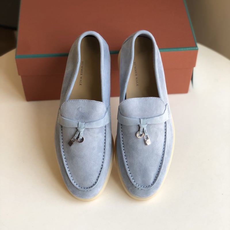 Λόφερ από σουέντ προβάτων; επάνω μέρος από σουέντ; εσωτερικό από φυσικό δέρμα; σόλα TPU; χαμηλός τακούνι 1–3 εκ