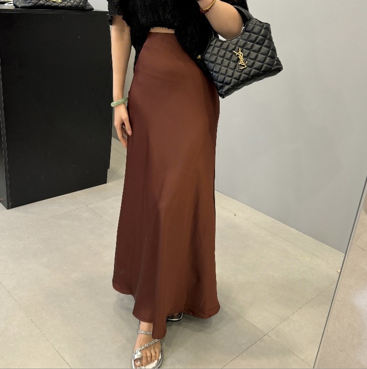 Saténová fishtail sukňa, stredná dĺžka, saténový polyester 70–80% so Spandex <30%, bez pružnosti, Štýl Royal Sister