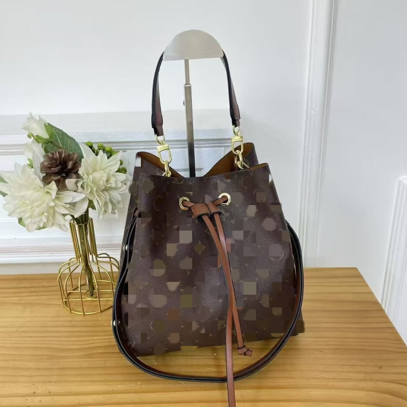 Geantă bucket din PU, stil urban simplu, deschidere cu șnur, căptușeală poliester, buzunar intern pentru documente, compartiment intern, o curea, toamna 2025