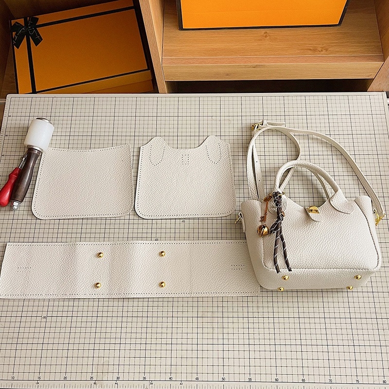 DIY komplet kožnog materijala za bucket torbu — ručno šivana PU torba, minimalisticki i luksuzan stil, vodoravni kvadratni oblik, zatvaranje šnuralom