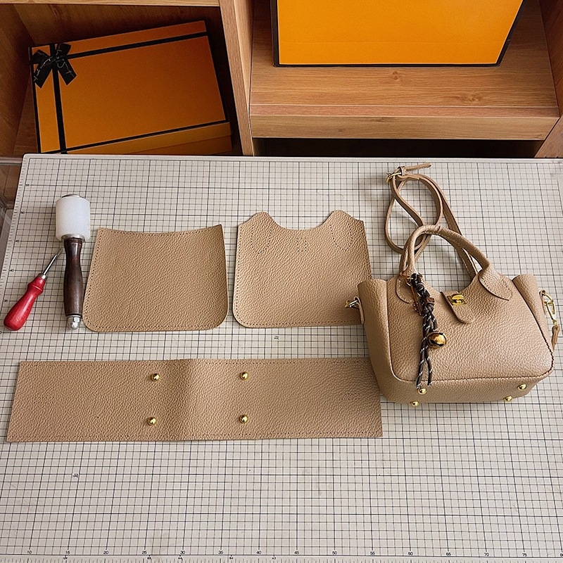 DIY komplet kožnog materijala za bucket torbu — ručno šivana PU torba, minimalisticki i luksuzan stil, vodoravni kvadratni oblik, zatvaranje šnuralom
