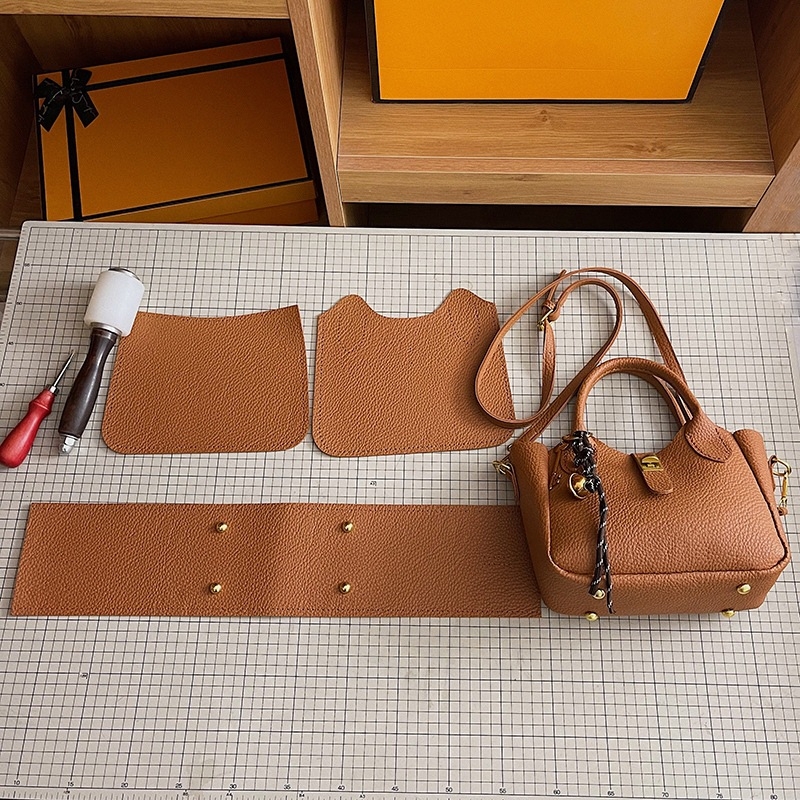 DIY komplet kožnog materijala za bucket torbu — ručno šivana PU torba, minimalisticki i luksuzan stil, vodoravni kvadratni oblik, zatvaranje šnuralom