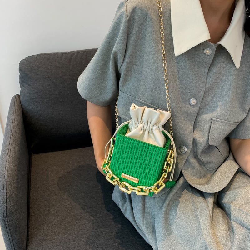 Torba tipa kanta, PU materijal, otvaranje šnira, unutarnja džep za dokumente, podstava od sintetičke kože