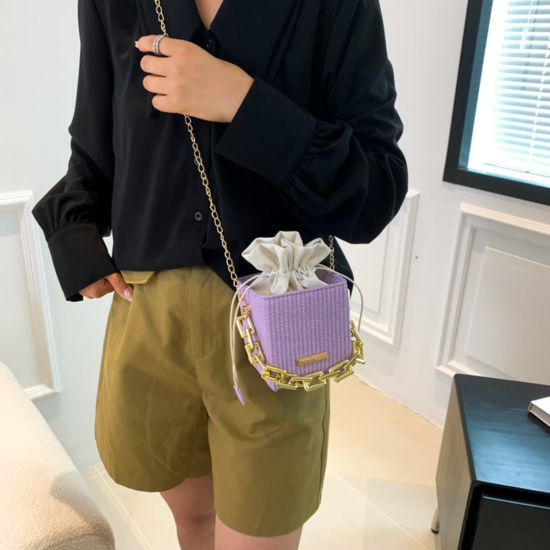 Torba tipa kanta, PU materijal, otvaranje šnira, unutarnja džep za dokumente, podstava od sintetičke kože