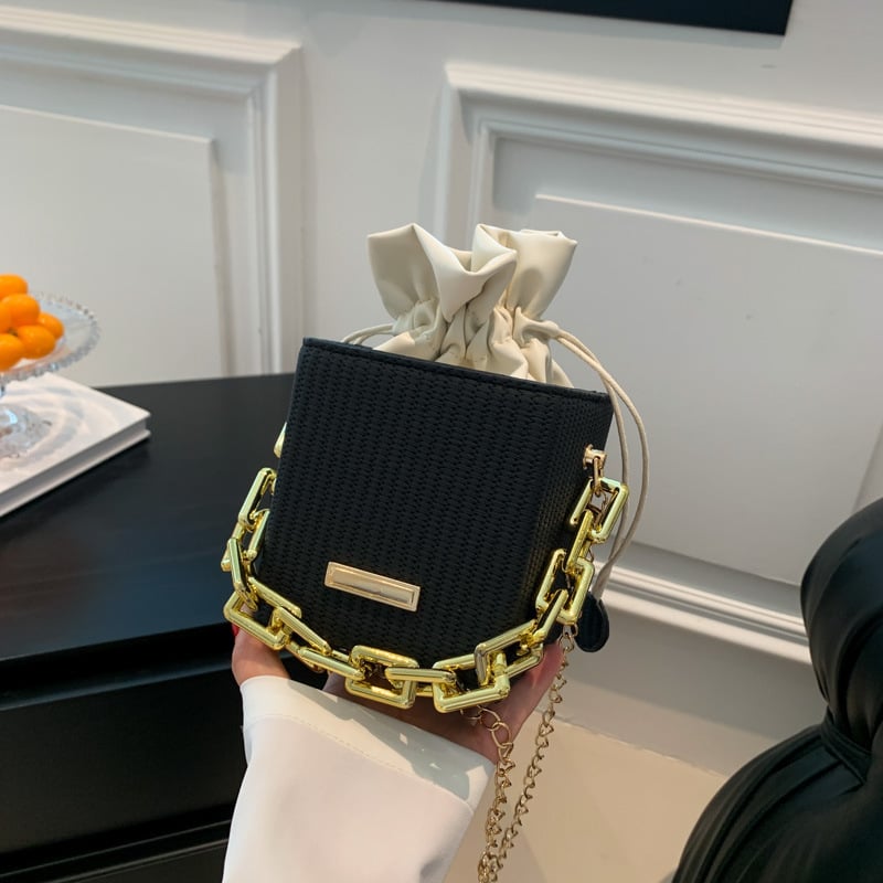 Torba tipa kanta, PU materijal, otvaranje šnira, unutarnja džep za dokumente, podstava od sintetičke kože