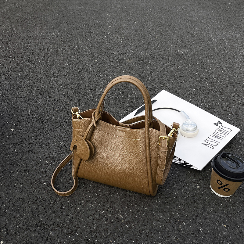 PU torba u obliku košare, urbanistički stil, dizajn basket bag, oblik školjke, zatvaranje zipom