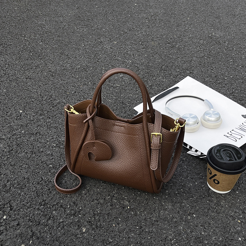 PU torba u obliku košare, urbanistički stil, dizajn basket bag, oblik školjke, zatvaranje zipom