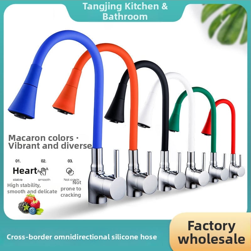 Kuchynský kohút s meďovým telom, keramický diskový ventil, výsuvný prúd, elektroplakovaný povrch, moderný minimalistický štýl