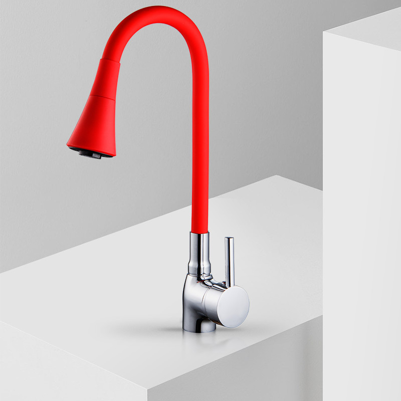 Kuchynský kohút s meďovým telom, keramický diskový ventil, výsuvný prúd, elektroplakovaný povrch, moderný minimalistický štýl