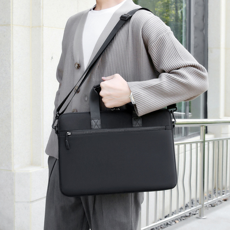 Torba za laptop s uzorkom houndstooth, crossbody remenom, prozračan Oxford materijal, podstava poliester, jesen 2025