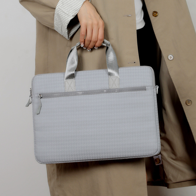 Torba za laptop s uzorkom houndstooth, crossbody remenom, prozračan Oxford materijal, podstava poliester, jesen 2025