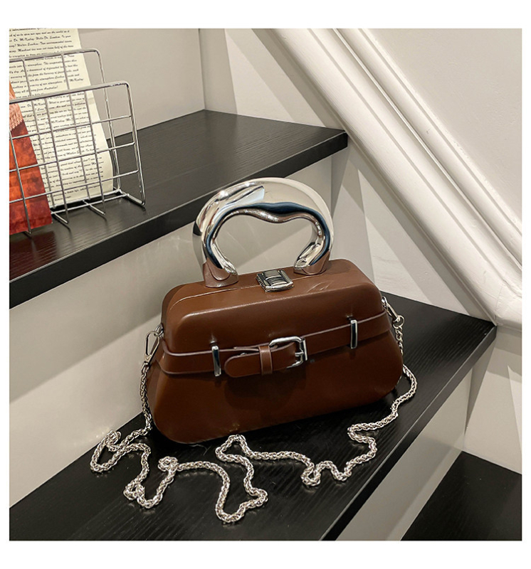 PU torbica u Cross-border stilu, mekana konstrukcija, podstava od sintetičke kože, proljeće 2026